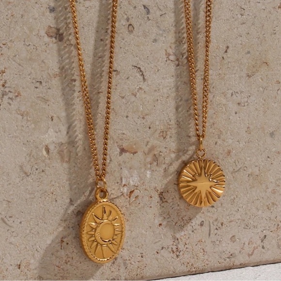 NEW MOON SUN STAR 18K GOLD NECKLACE, NICE NECKLACE, CUTE NECKLACE - Picture 3 of 7